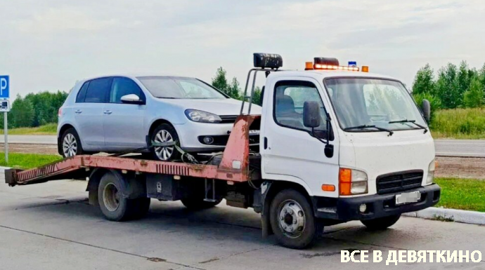 В Мурино, Кудрово и Буграх начнут эвакуировать машины у мусорных контейнеров (2026)