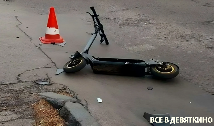 В Мурино автомобиль сбил самокатчицу на пешеходном переходе: момент аварии попал на видео (2026)