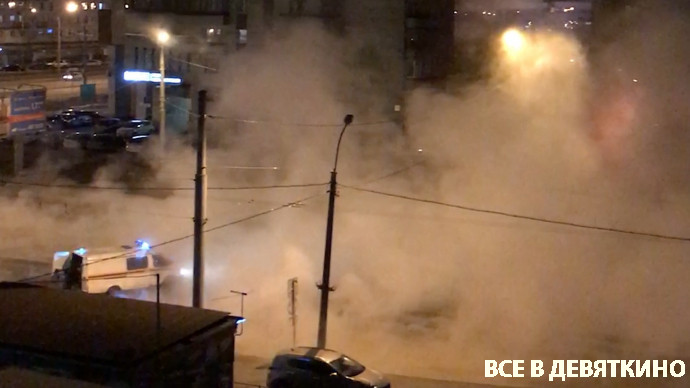 Прорыв трубы с горячей водой у метро &laquo;Девяткино&raquo;: что известно на вечер 18 октября