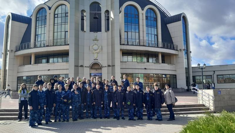 Кадетов из Всеволожского района свозили в город-герой Тулу (2026) Кадетов из Всеволожского района свозили в город-герой Тулу (2026)