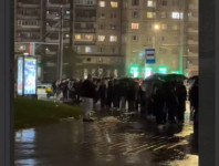 Янино: очередь на автобусы у &laquo;Проспекта Большевиков&raquo; в дождь (2026)