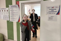 Мимы на избирательном участке в Заневке устроили перформанс (2026)