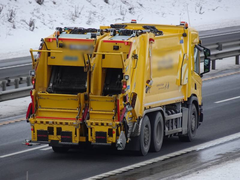 Водитель мусоровоза погиб в ДТП с Hyundai на трассе А-121 (2026)